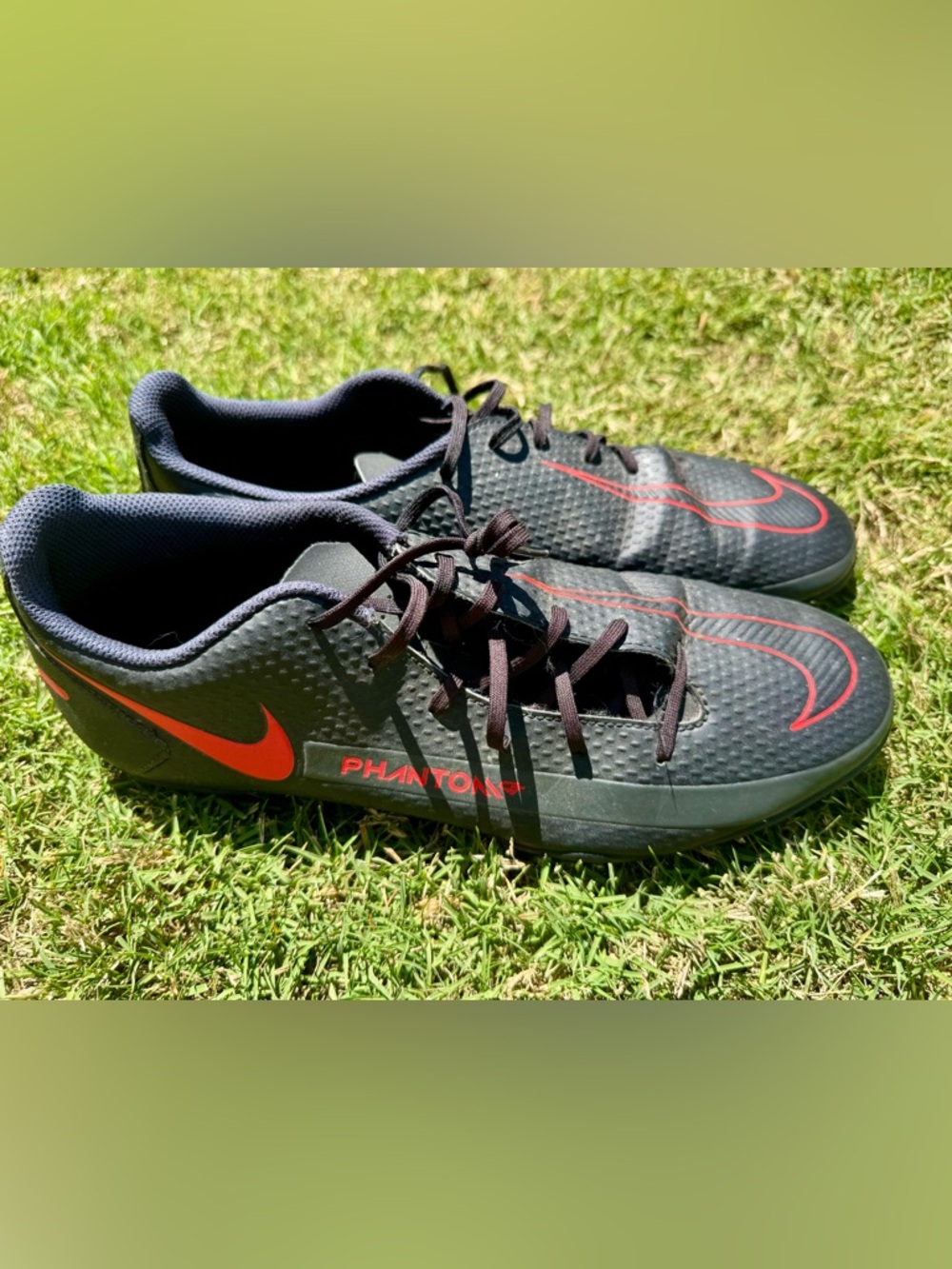 Nike Phantom Men’s Soccer Cleats - Black & Red - Great Condition